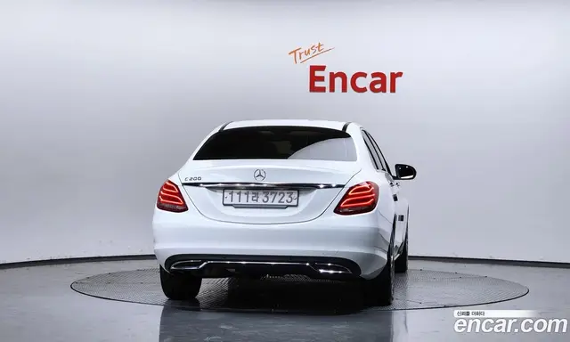 Mercedes-Benz C-Class 2017 2.0 автомат (гидро), миниатюра 4 Mercedes-Benz C-Class 2017 2.0 автомат (гидро), миниатюра 4