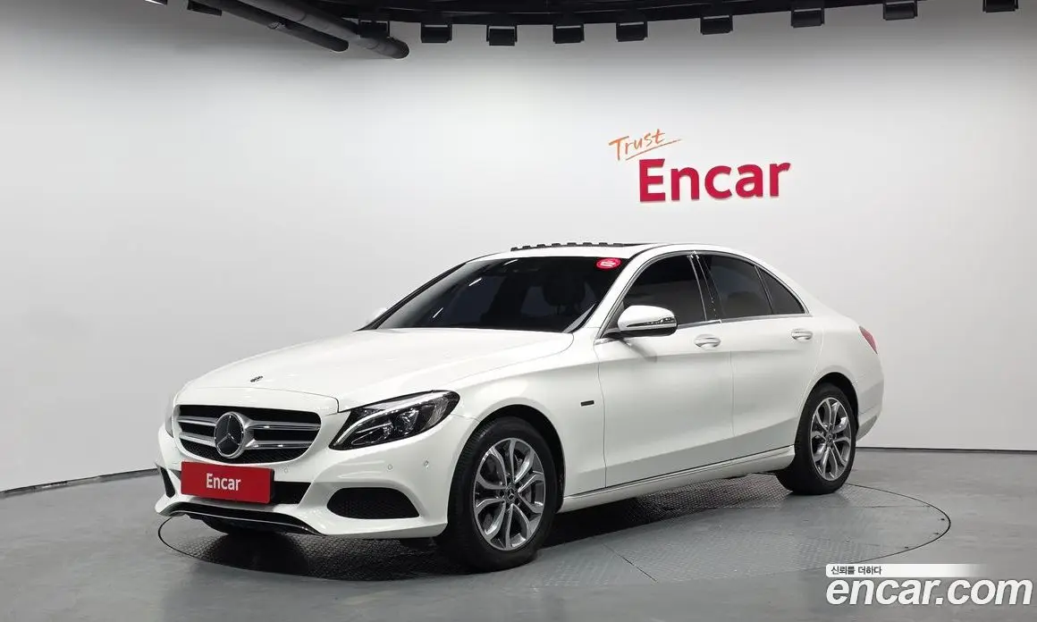 Mercedes-Benz C-Class 2018 2.0 автомат (гидро), фото 1 Mercedes-Benz C-Class 2018 2.0 автомат (гидро), фото 1