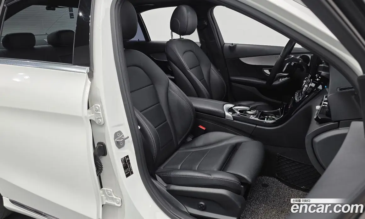 Mercedes-Benz C-Class 2018 2.0 автомат (гидро), фото 18 Mercedes-Benz C-Class 2018 2.0 автомат (гидро), фото 18