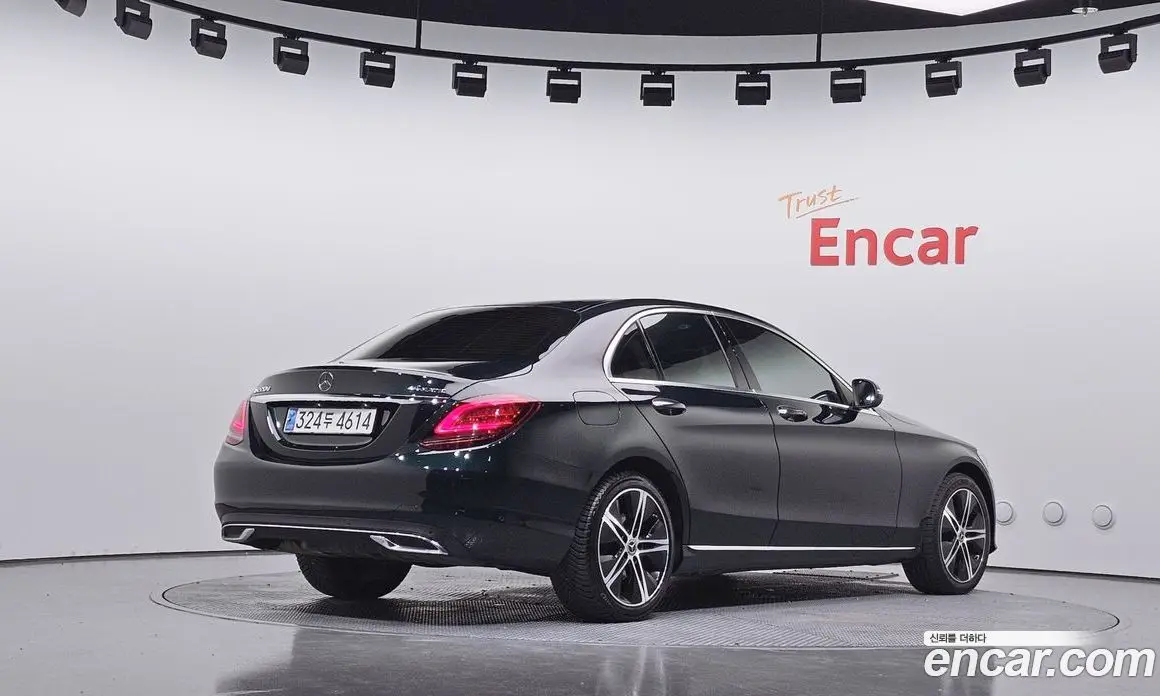 Mercedes-Benz C-Class 2019 1.9 автомат (гидро), фото 2 Mercedes-Benz C-Class 2019 1.9 автомат (гидро), фото 2