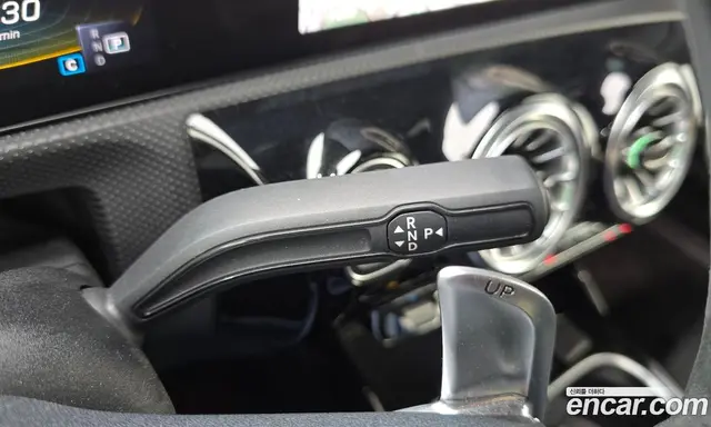 Mercedes-Benz CLA-Class 2023 2.0 автомат (гидро), миниатюра 12