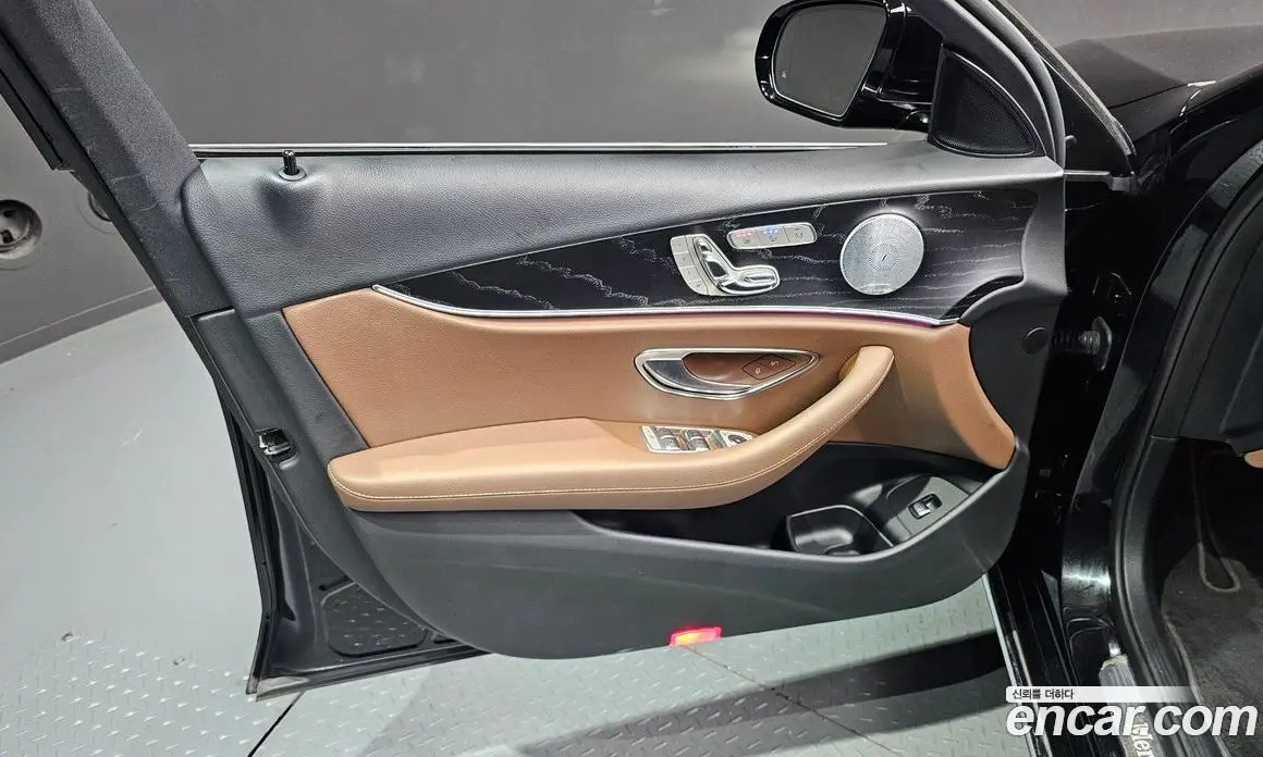 Mercedes-Benz E-Class 2018 2.0 автомат (гидро), фото 14 Mercedes-Benz E-Class 2018 2.0 автомат (гидро), фото 14