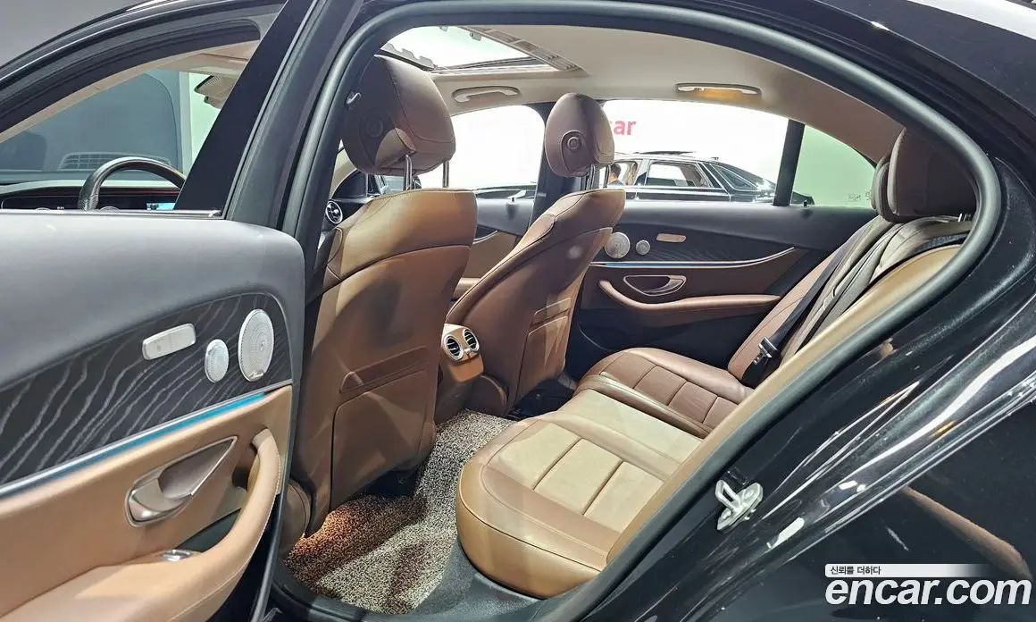 Mercedes-Benz E-Class 2018 2.0 автомат (гидро), фото 16 Mercedes-Benz E-Class 2018 2.0 автомат (гидро), фото 16