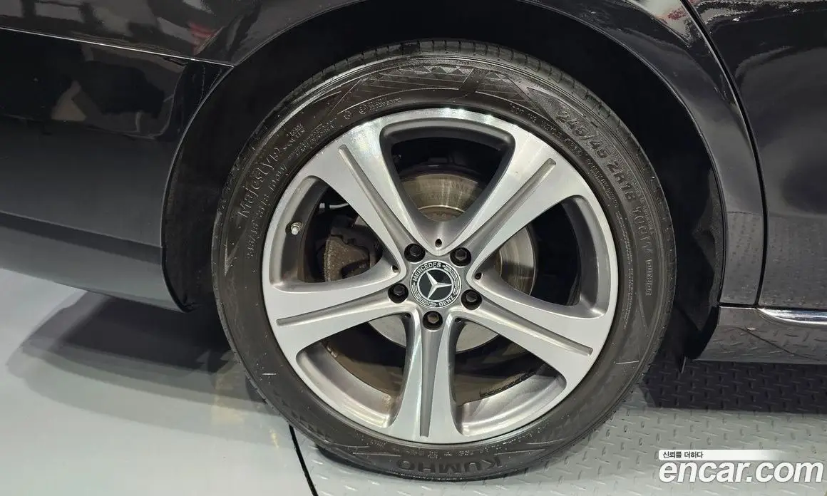 Mercedes-Benz E-Class 2018 2.0 автомат (гидро), фото 5 Mercedes-Benz E-Class 2018 2.0 автомат (гидро), фото 5