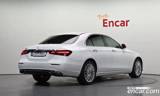 Mercedes-Benz E-Class 2021 2.0 автомат (гидро), миниатюра 2