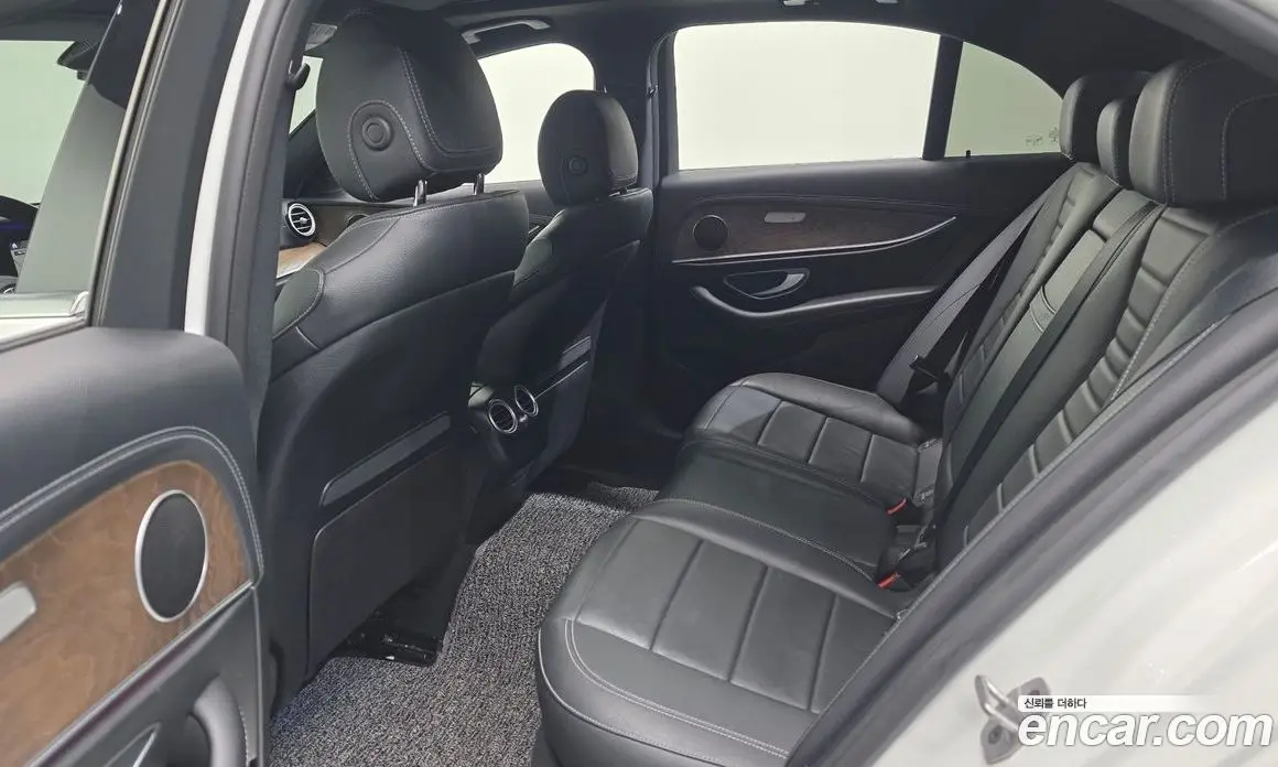 Mercedes-Benz E-Class 2021 2.0 автомат (гидро), фото 16
