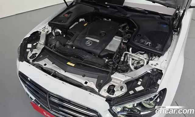 Mercedes-Benz E-Class 2021 2.0 автомат (гидро), миниатюра 6