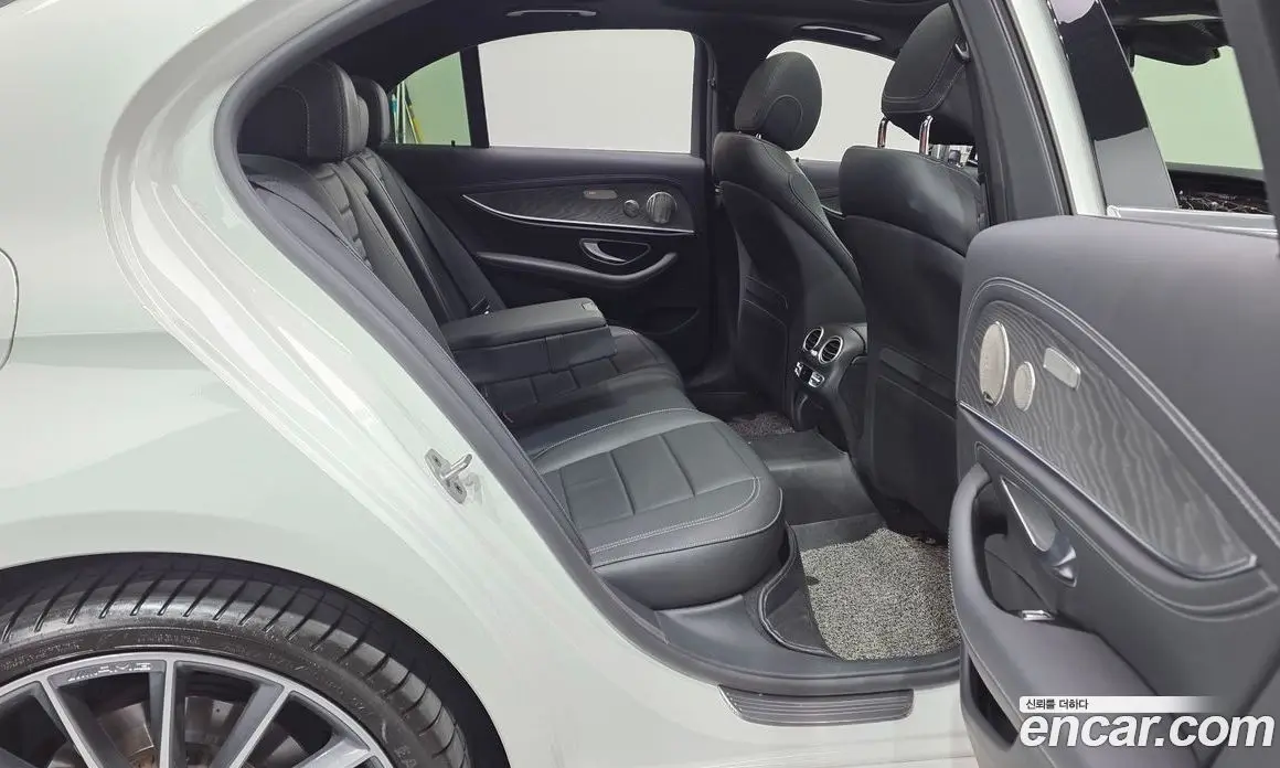 Mercedes-Benz E-Class 2022 2.0 автомат (гидро), фото 17
