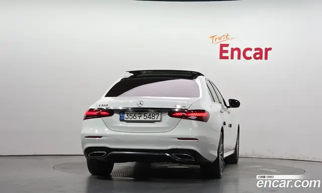 Mercedes-Benz E-Class 2022 2.0 автомат (гидро), миниатюра 4
