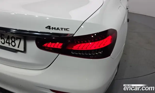 Mercedes-Benz E-Class 2022 2.0 автомат (гидро), миниатюра 9