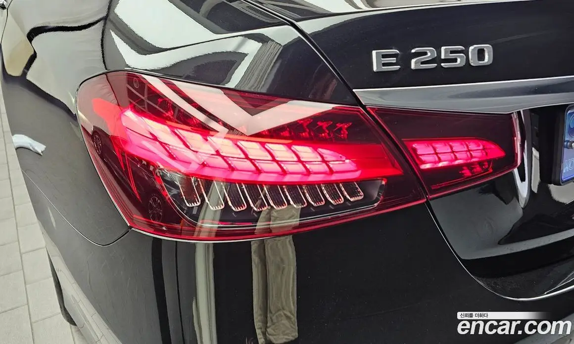 Mercedes-Benz E-Class 2022 2.0 автомат (гидро), фото 9 Mercedes-Benz E-Class 2022 2.0 автомат (гидро), фото 9
