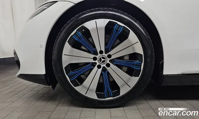 Mercedes-Benz EQS 2022 0.3 автомат (гидро), миниатюра 5