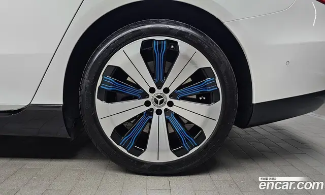 Mercedes-Benz EQS 2022 0.3 автомат (гидро), миниатюра 7