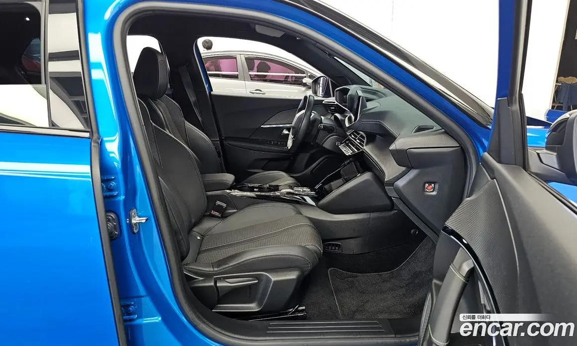Peugeot 2008 2023 0.1 автомат (гидро), фото 17