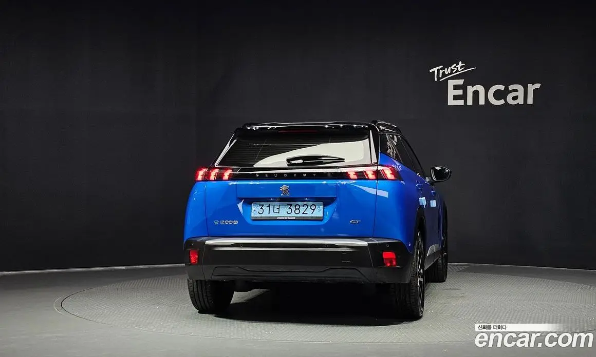 Peugeot 2008 2023 0.1 автомат (гидро), фото 4