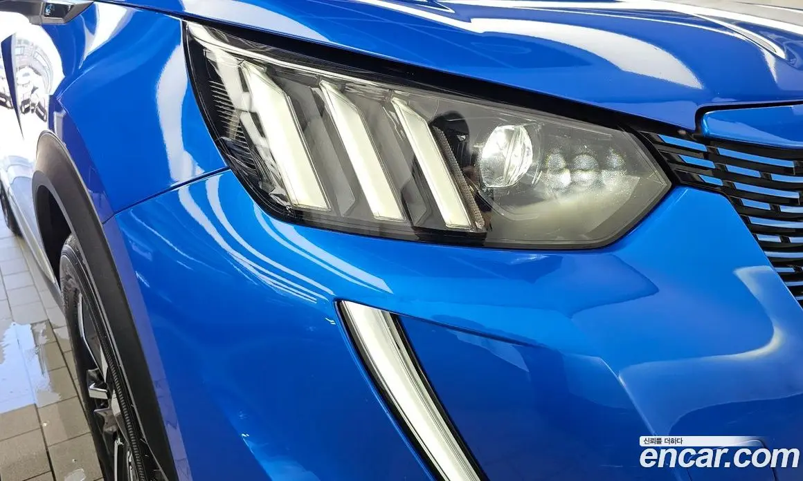 Peugeot 2008 2023 0.1 автомат (гидро), фото 8