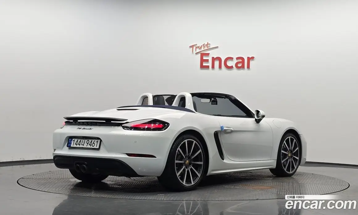 Porsche 718 2016 2.0 автомат (гидро), фото 1 Porsche 718 2016 2.0 автомат (гидро), фото 1