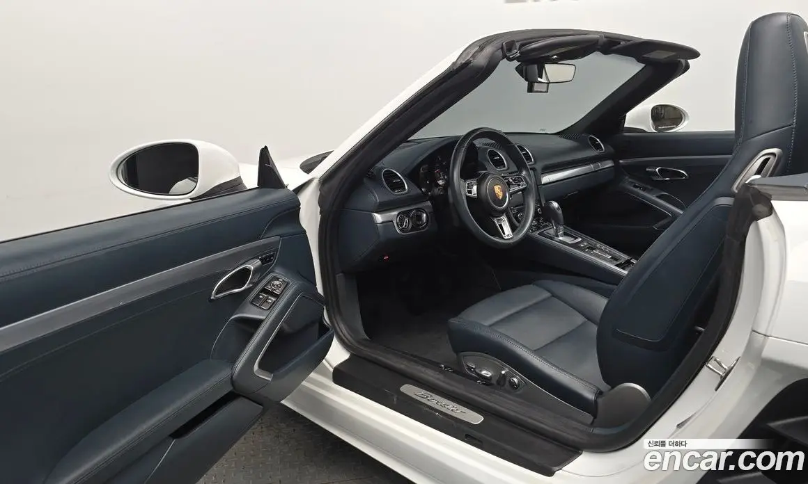 Porsche 718 2016 2.0 автомат (гидро), фото 12 Porsche 718 2016 2.0 автомат (гидро), фото 12