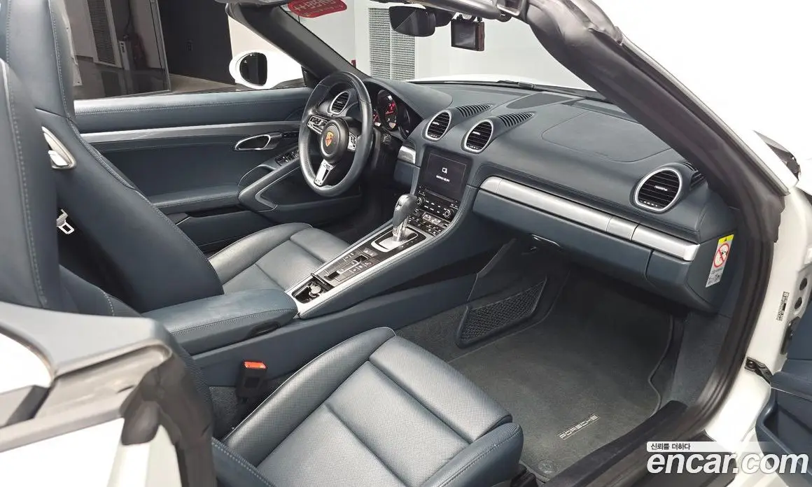 Porsche 718 2016 2.0 автомат (гидро), фото 17 Porsche 718 2016 2.0 автомат (гидро), фото 17