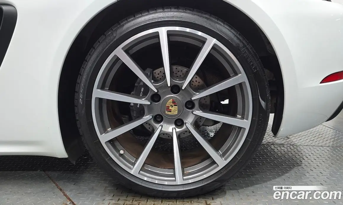 Porsche 718 2016 2.0 автомат (гидро), фото 6 Porsche 718 2016 2.0 автомат (гидро), фото 6