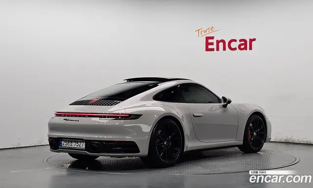 Porsche 911 2020 3.0 автомат (гидро), миниатюра 2