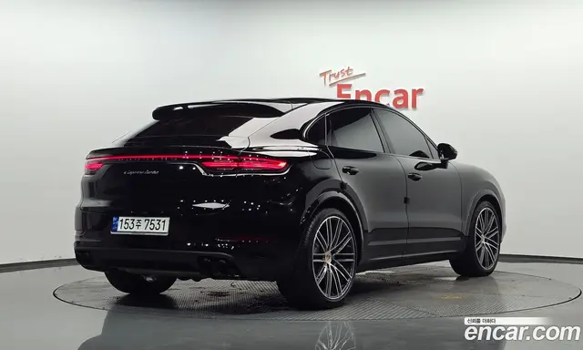 Porsche Cayenne, 2023, 25 710 км