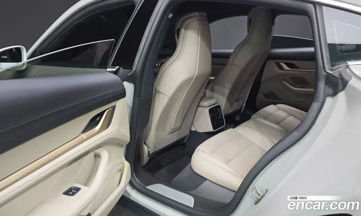 Porsche Taycan 2024 0.1 автомат (гидро), фото 18 Porsche Taycan 2024 0.1 автомат (гидро), фото 18