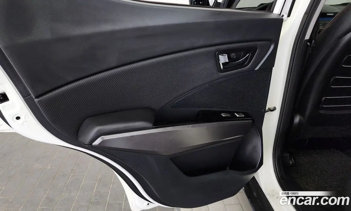 SsangYong TIBOLI 2017 1.6 автомат (гидро), фото 15