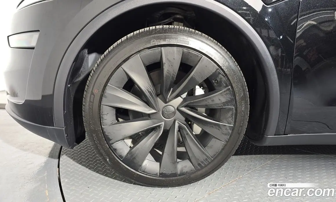 Tesla Model Y 2025 0.2 автомат (гидро), фото 5