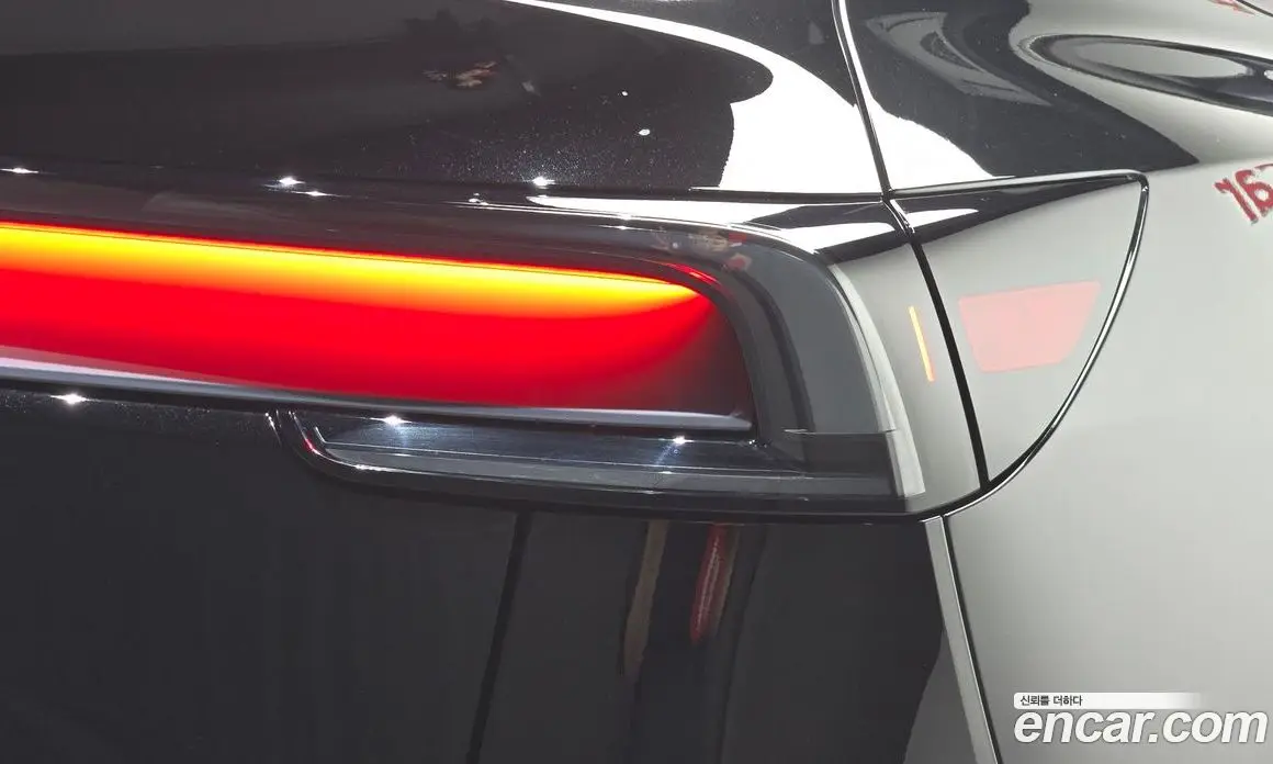 Tesla Model Y 2025 0.2 автомат (гидро), фото 9