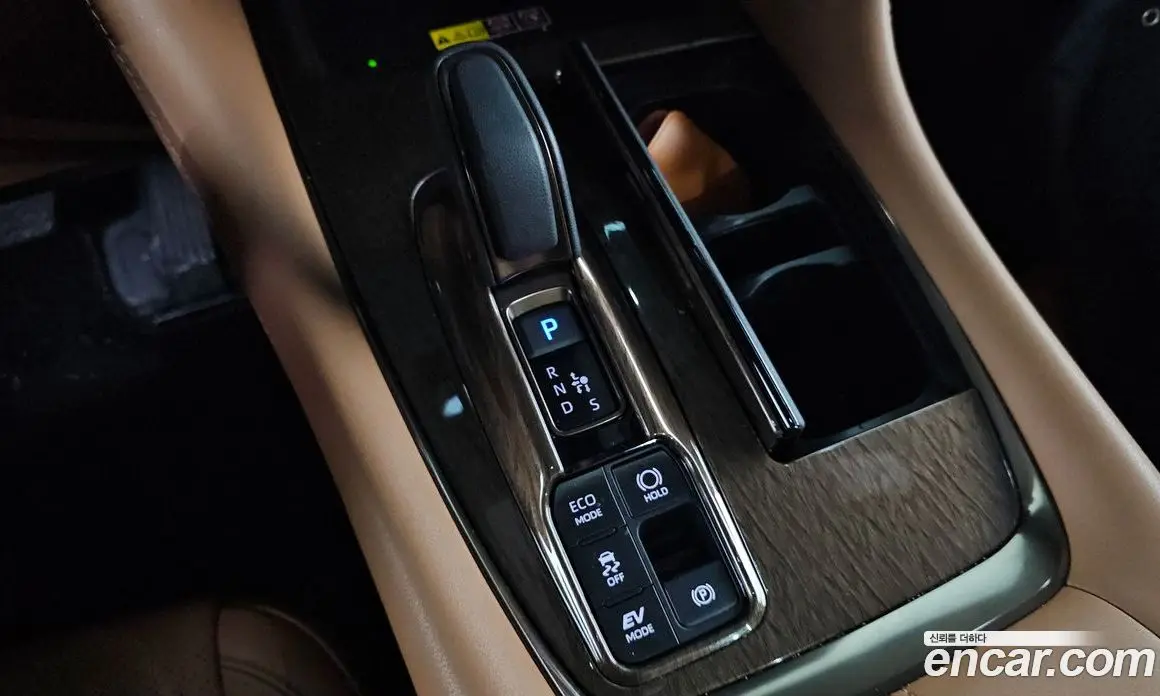 Toyota Alphard 2025 2.5 автомат (гидро), фото 9