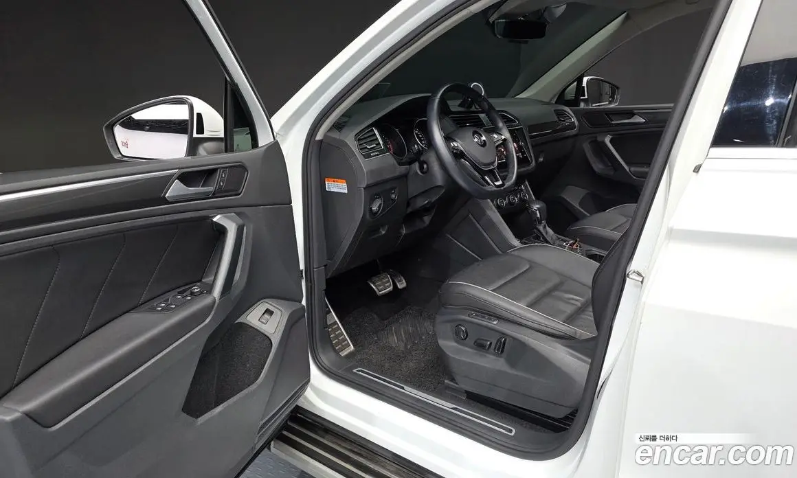 Volkswagen Tiguan 2020 2.0 автомат (гидро), фото 13