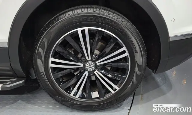 Volkswagen Tiguan 2020 2.0 автомат (гидро), миниатюра 7