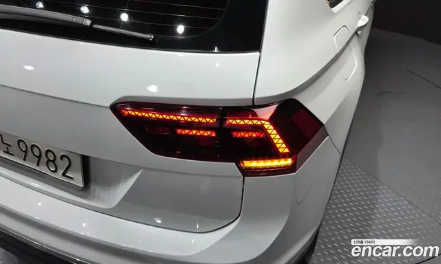 Volkswagen Tiguan 2020 2.0 автомат (гидро), миниатюра 9