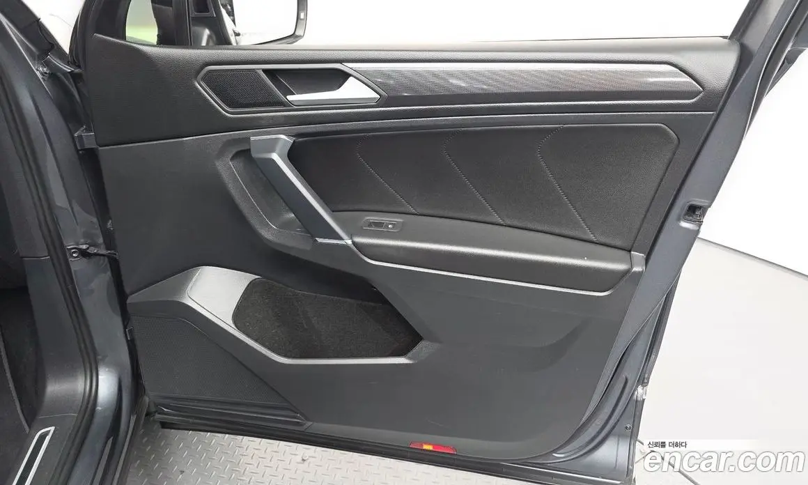 Volkswagen Tiguan 2020 2.0 автомат (гидро), фото 14