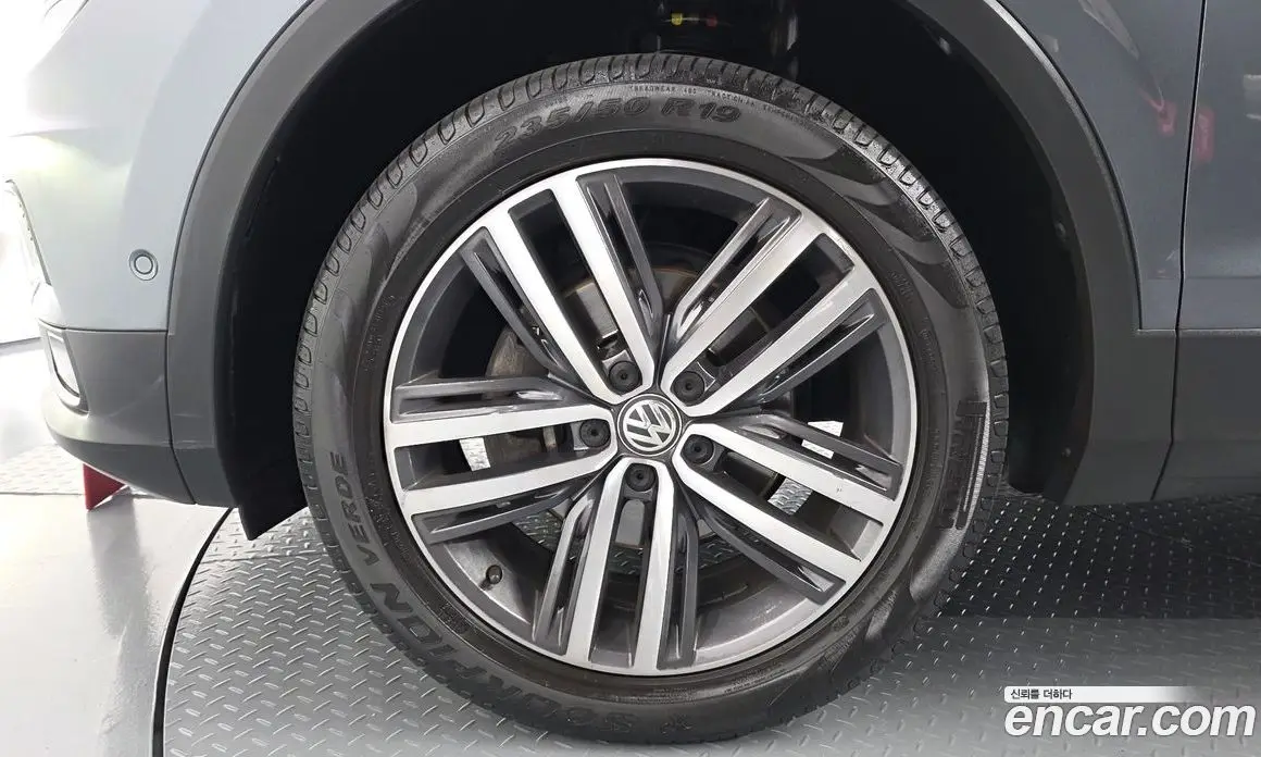 Volkswagen Tiguan 2020 2.0 автомат (гидро), фото 5