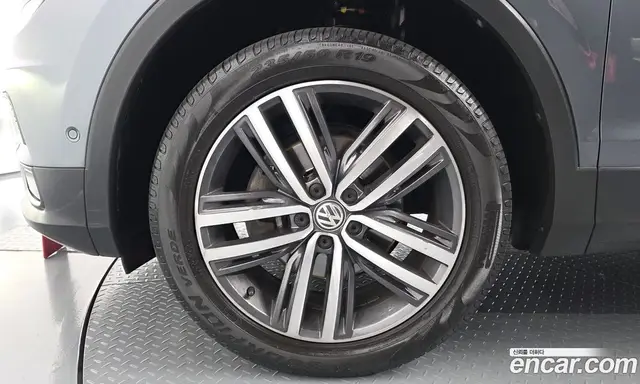 Volkswagen Tiguan 2020 2.0 автомат (гидро), миниатюра 5