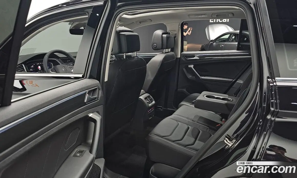 Volkswagen Tiguan 2024 2.0 автомат (гидро), фото 18 Volkswagen Tiguan 2024 2.0 автомат (гидро), фото 18