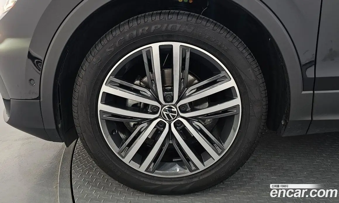 Volkswagen Tiguan 2024 2.0 автомат (гидро), фото 5 Volkswagen Tiguan 2024 2.0 автомат (гидро), фото 5