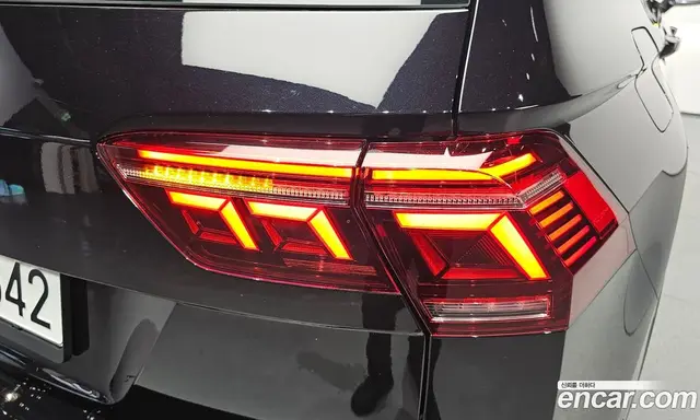 Volkswagen Tiguan 2024 2.0 автомат (гидро), миниатюра 9 Volkswagen Tiguan 2024 2.0 автомат (гидро), миниатюра 9