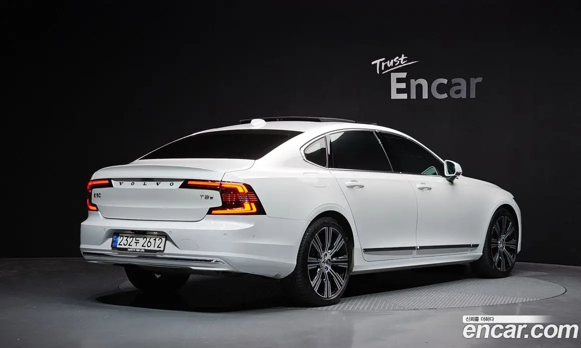 Volvo S90 2025 2.0 автомат (гидро), фото 2 Volvo S90 2025 2.0 автомат (гидро), фото 2