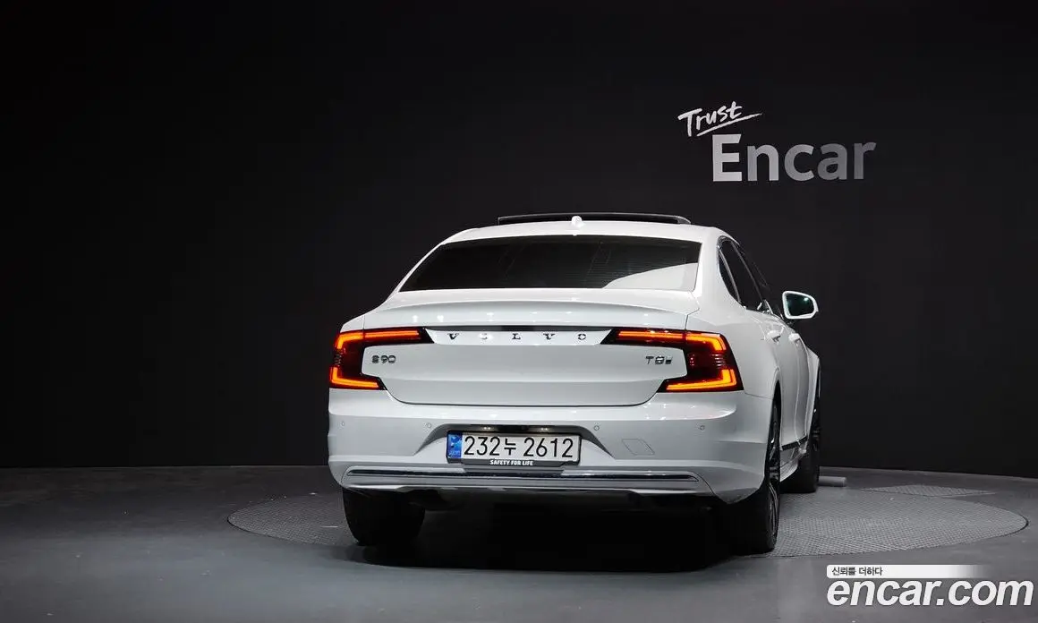 Volvo S90 2025 2.0 автомат (гидро), фото 4 Volvo S90 2025 2.0 автомат (гидро), фото 4