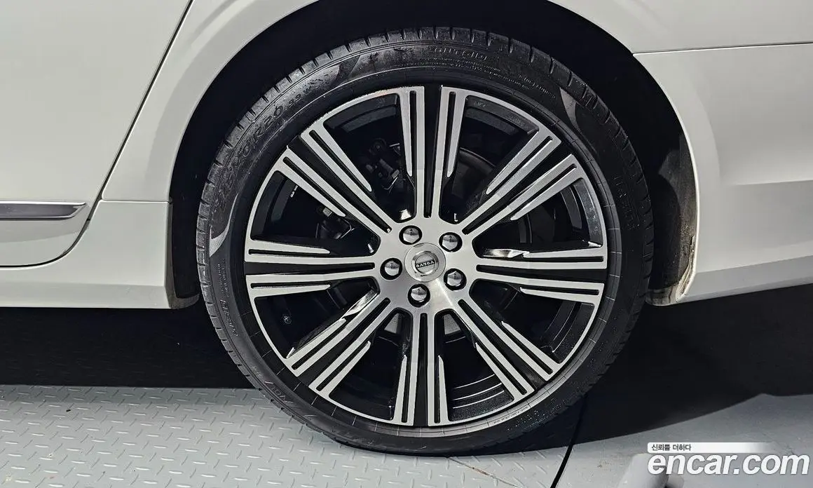 Volvo S90 2025 2.0 автомат (гидро), фото 7 Volvo S90 2025 2.0 автомат (гидро), фото 7