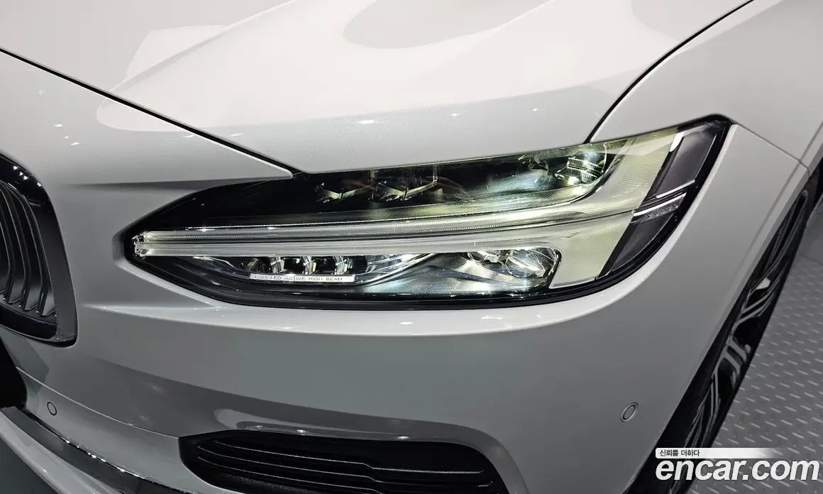 Volvo S90 2025 2.0 автомат (гидро), фото 8 Volvo S90 2025 2.0 автомат (гидро), фото 8