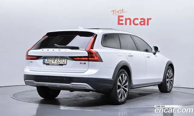 Volvo V90, 2021, 119 122 км
