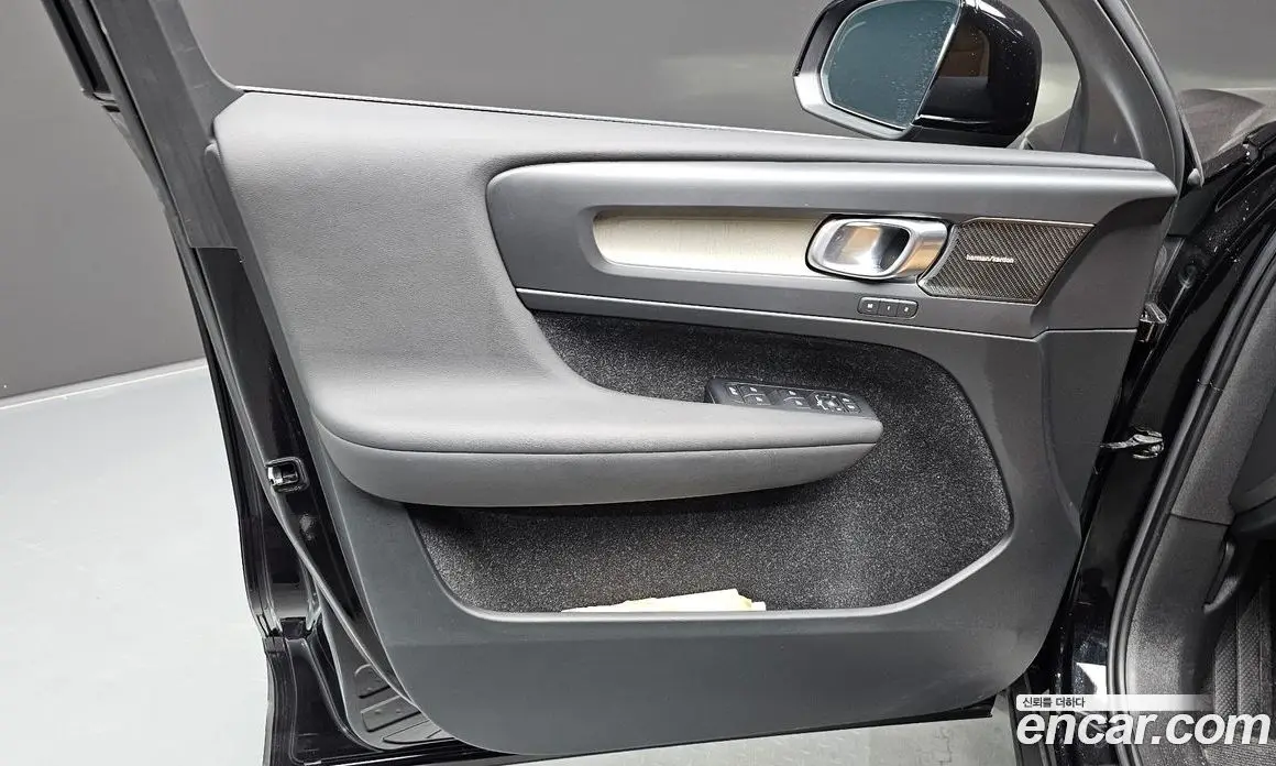 Volvo XC40 2019 2.0 автомат (гидро), фото 14 Volvo XC40 2019 2.0 автомат (гидро), фото 14