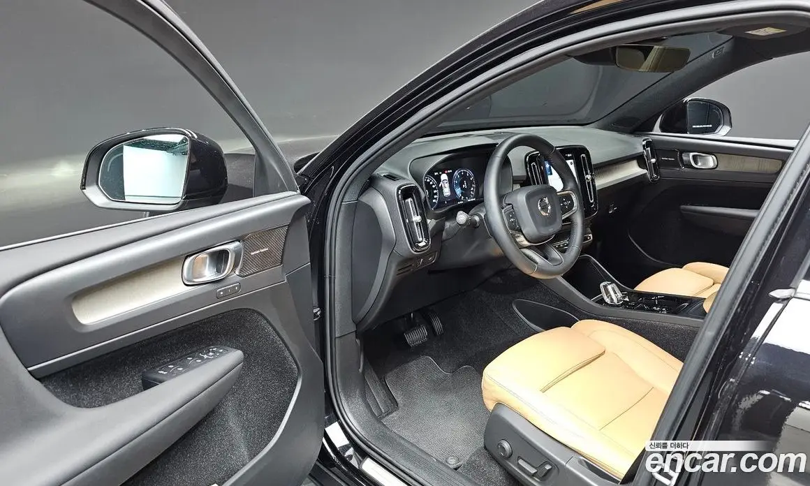 Volvo XC40 2019 2.0 автомат (гидро), фото 17 Volvo XC40 2019 2.0 автомат (гидро), фото 17