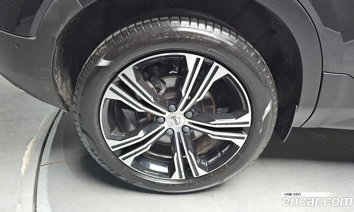 Volvo XC40 2019 2.0 автомат (гидро), фото 5 Volvo XC40 2019 2.0 автомат (гидро), фото 5