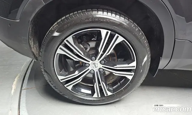 Volvo XC40 2019 2.0 автомат (гидро), миниатюра 5 Volvo XC40 2019 2.0 автомат (гидро), миниатюра 5