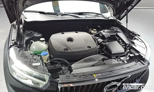 Volvo XC40 2019 2.0 автомат (гидро), миниатюра 6 Volvo XC40 2019 2.0 автомат (гидро), миниатюра 6